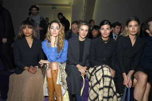 Gaia+Repossi+Dior+Front+Row+Paris+Fashion+r1X7s6weMr3x.jpg