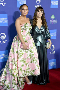 Jennifer+Lopez+31st+Annual+Palm+Springs+International+uKr7-OF-IuMx.jpg