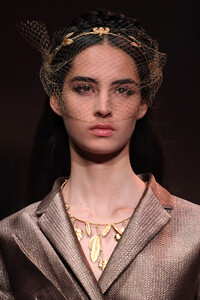 567287083_DiorRunwayParisFashionWeekHauteCoutureyvElLvckkzVx.thumb.jpg.c22504fcbb28216bba9b129d913270d4.jpg