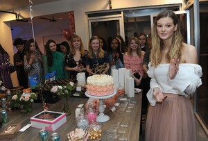       pey120120BZNimage110.jpg