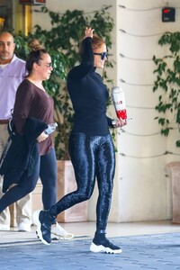        jlo020120BZNimage16.jpg