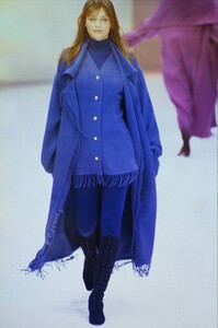 622617521_salvatore-ferragamo-fw-1993(6).thumb.jpg.b84120c5f17093758287f474c8c347e8.jpg