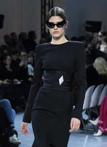 643253995_AlexandreVauthierRunwayParisFashionWeek_rBbdcl0CS4x.thumb.jpg.e913bfe6ed09c01189cfa70cea6b4eb5.jpg