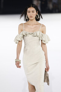 Jacquemus+Runway+Paris+Fashion+Week+Menswear+cGaL0Zg3qU9x.jpg