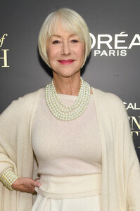 Helen+Mirren+14th+Annual+L+Oreal+Paris+Women+Y0UyTMHvc8_x.jpg