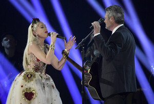 Gwen+Stefani+62nd+Annual+GRAMMY+Awards+Show+xwKzkevpzANx.jpg