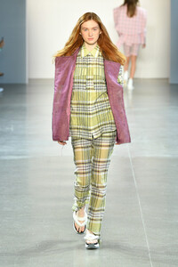 750653505_DamoWangRunwaySeptember2019NewYorkFashionsi1QX-VtXcWx.thumb.jpg.7f11599782ce4ae19c2e04dd2bb14c79.jpg