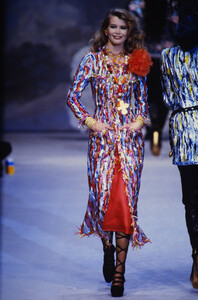 764040935_chanel-hc-ss-1992(3).thumb.jpg.ad8eea9fd8083370442ecdb2df8f4fae.jpg