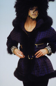 771683887_chanel-fw-1991(10).thumb.jpg.3b740aa8510976412316b37251fe35c1.jpg