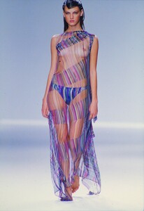 777388746_missoni-ss-1998(5).thumb.jpg.34956ab76054afd0869dc692be82ef22.jpg