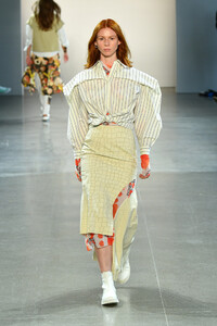 783875433_DamoWangRunwaySeptember2019NewYorkFashionIMqajwTz1etx.thumb.jpg.56116b3bca38a69906de75b064242d97.jpg