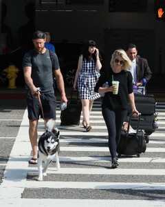       hou080120BZNimage19.jpg