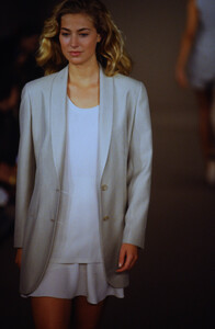 818244723_calvin-klein-ss-1991(1).thumb.jpg.cb8ba086ab0a1be8ae38f1dba32db266.jpg