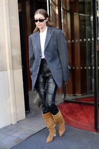      gig210120BZNimage120.jpg