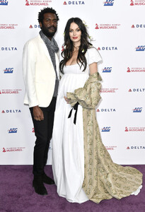 Nicole+Trunfio+MusiCares+Person+Year+Honoring+XNtKXs9QNTzx.jpg