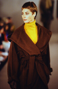 835736600_calvin-klein-fw-1990(5).thumb.jpg.f9f006b69ac2500eb65b5e2179b91788.jpg