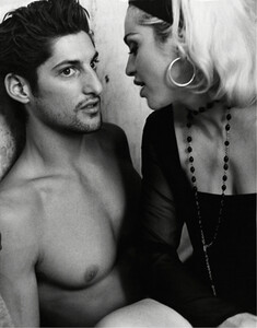 1990101902 - Herb Ritts [Backstage @ Jean-Paul Gaultier Fashion Show - Moda Magazine, March 1991].jpg