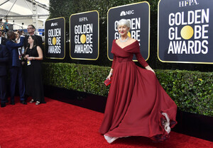 Helen+Mirren+77th+Annual+Golden+Globe+Awards+KkrabTiO1QQx.jpg