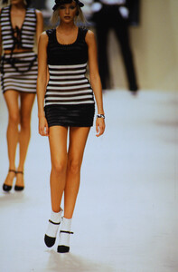 870745849_chanel-ss-1994(8).thumb.jpg.804d406f008917d31cbfb74fa4e2dcea.jpg