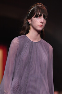 889720186_DiorRunwayParisFashionWeekHauteCouture3Yj4W7w3lGvx.thumb.jpg.34d3b6161df635e94ef7dbc30284ba6a.jpg