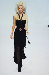 903532118_chanel-hc-fw-1994(18).thumb.jpg.ffeda41688ab47e2524d26fb416d5493.jpg