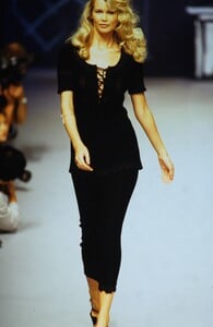 907998199_chloe-ss-1995(4).thumb.jpg.05912b97bf3c45cec56d3e4e7e4d9698.jpg