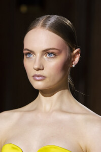 Valentino+Spring+2020+Details+OD0AIuDwFdux.jpg