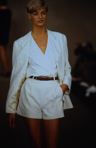 965031984_calvin-klein-ss-1991(11).thumb.jpg.a9f012c167fb076da3b2e8e0ee730e93.jpg