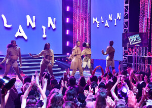 Ciara+Dick+Clark+New+Year+Rockin+Eve+Ryan+JOzb30RHWHmx.jpg