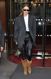      gig210120BZNimage112.jpg