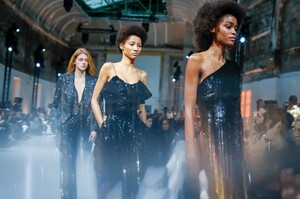Alexandre-Vauthier-Haute-Couture-SS20-Paris-20094-1579626485.thumb.jpg.df4ba05266fc57a930c0a9e6c1aa3059.jpg