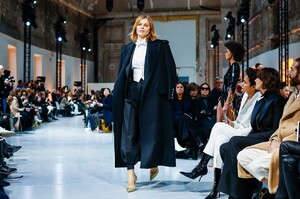 Alexandre-Vauthier-Haute-Couture-SS20-Paris-29422-1579626028.thumb.jpg.dc70cd21c1564d940e7b2c3139cd3b08.jpg