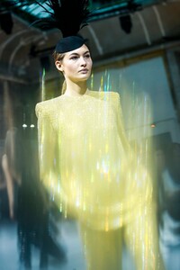 Alexandre-Vauthier-Haute-Couture-SS20-Paris-29782-1579626269.thumb.jpg.74ba719598fcf3c91f00581883c025cd.jpg