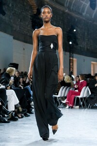 Alexandre-Vauthier-Haute-Couture-SS20-Paris-9589-1579626174.thumb.jpg.9e6bd86d14f0267a1fb6855f598ea366.jpg