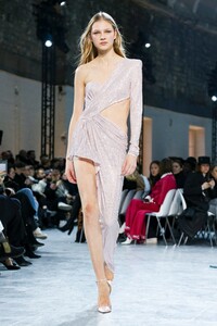 Alexandre-Vauthier-Haute-Couture-SS20-Paris-9756-1579626310.thumb.jpg.0af44fbeb6e19da4a303e4cdb5ad05f4.jpg