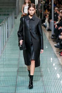 Alyx-Menswear-FW20-Paris-5150-1579462694.thumb.jpg.1adc00213890f848ae670b1779cc597d.jpg