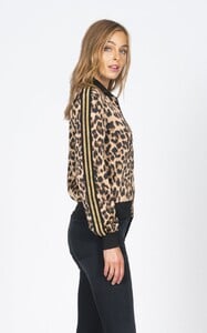 BO126SAT_SATIN_LEOPARD_SIDE_1080x.jpg