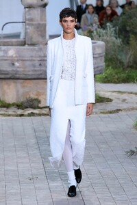 Chanel-Couture-SS20-Paris-2254-1579602186.thumb.jpg.dc09812453a2fd18418a67aaa7dc3ec7.jpg