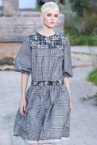 Chanel-Haute-Couture-SS20-Paris-2117-1579602037.thumb.jpg.bb0464e60bbf7dac267cb76c349ee37f.jpg