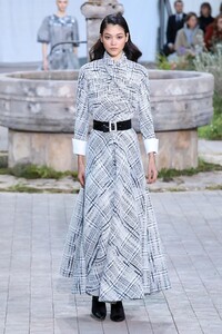 Chanel-Haute-Couture-SS20-Paris-2153-1579602076.thumb.jpg.fe50b31e2512b760e0ad8603dc5b3950.jpg