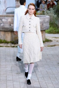 Chanel-Haute-Couture-SS20-Paris-2320-1579602257.thumb.jpg.d25a5f57067e7c486c2e4259bb144527.jpg