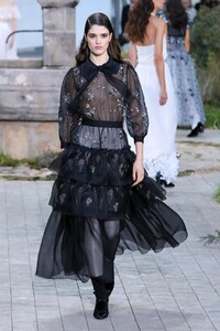 Chanel-Haute-Couture-SS20-Paris-2561-1579602511.thumb.jpg.32b6cab18b7613caad71cab1067115d2.jpg