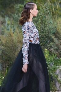 Chanel-Haute-Couture-SS20-Paris-2585-1579602532.thumb.jpg.15f68eab76a96e98388931da3df12839.jpg