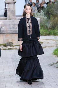 Chanel-Haute-Couture-SS20-Paris-2649-1579602586.thumb.jpg.7e6ae3745874d66821d94dbd83c3357d.jpg