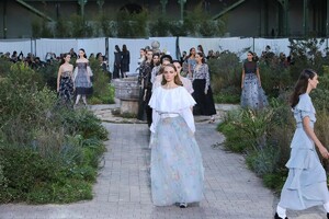 Chanel-Haute-Couture-SS20-Paris-2881-1579602898.jpg