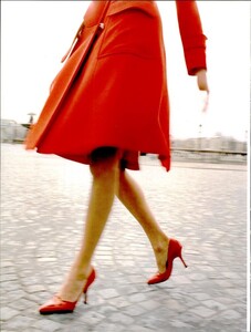 Chin_Vogue_Italia_August_1995_01.thumb.jpg.6a680283f1d1df6ac00c404b79f36d90.jpg