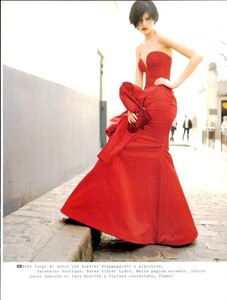 Chin_Vogue_Italia_August_1995_06.thumb.jpg.e9c11aafe7678845058a1051e0a9ae26.jpg