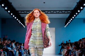 Damo-Wang-RTW-SS20-New-York-0968-1567783434.thumb.jpg.c6b684c5f04a4ffb534bd92a3063fcef.jpg