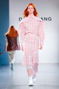 Damo-Wang-RTW-SS20-New-York-0973-1567783445.thumb.jpg.067a39193a4b48e0ccd81b1c4b75bb6e.jpg