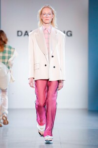 Damo-Wang-RTW-SS20-New-York-0982-1567783482.thumb.jpg.aeaa6dc377a1b92d3ad7081ae63a421a.jpg